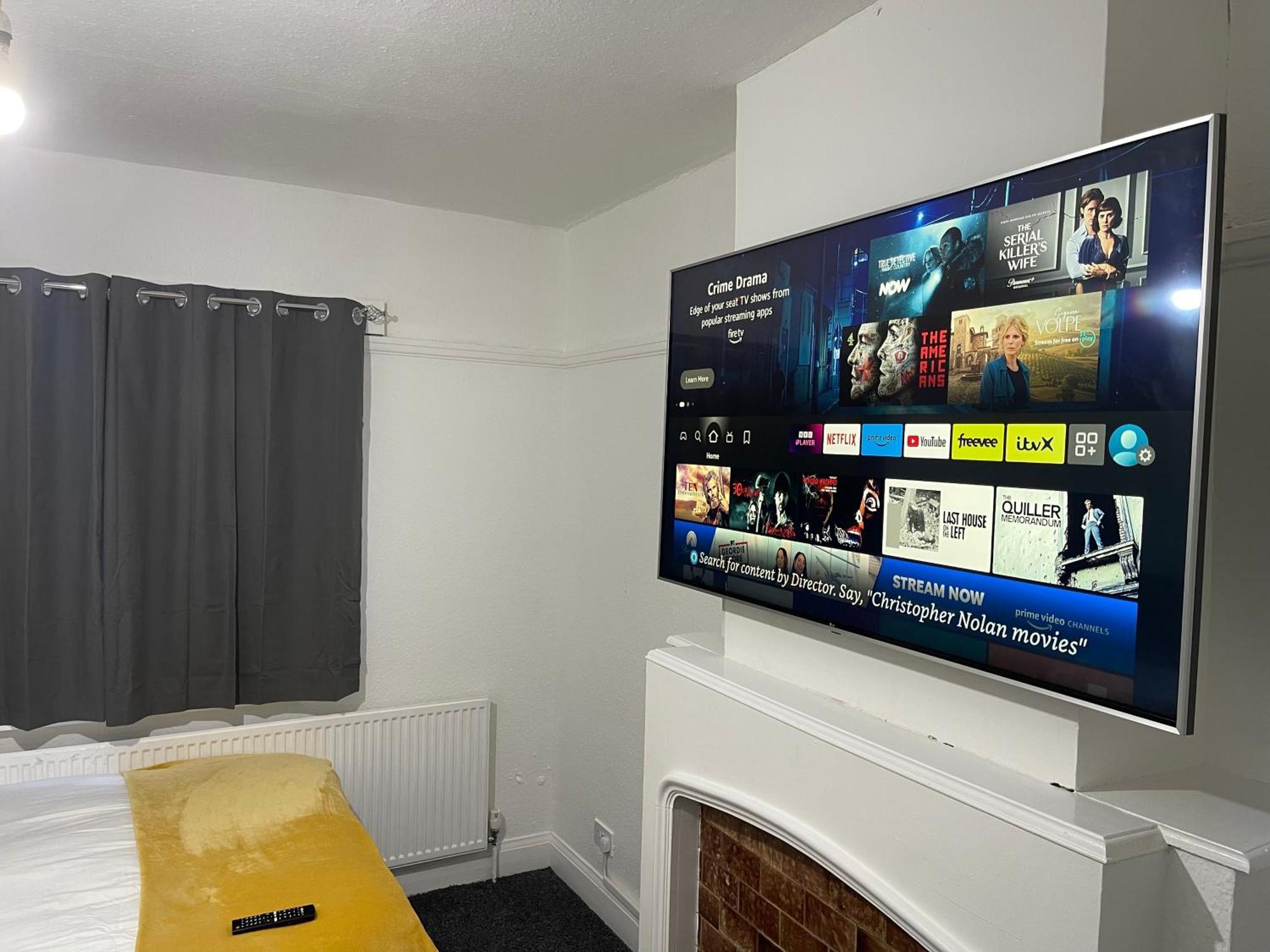 Hometel Digs Hidden Gem Large Comfy Home Can Sleep 15 Braunstone Town 외부 사진