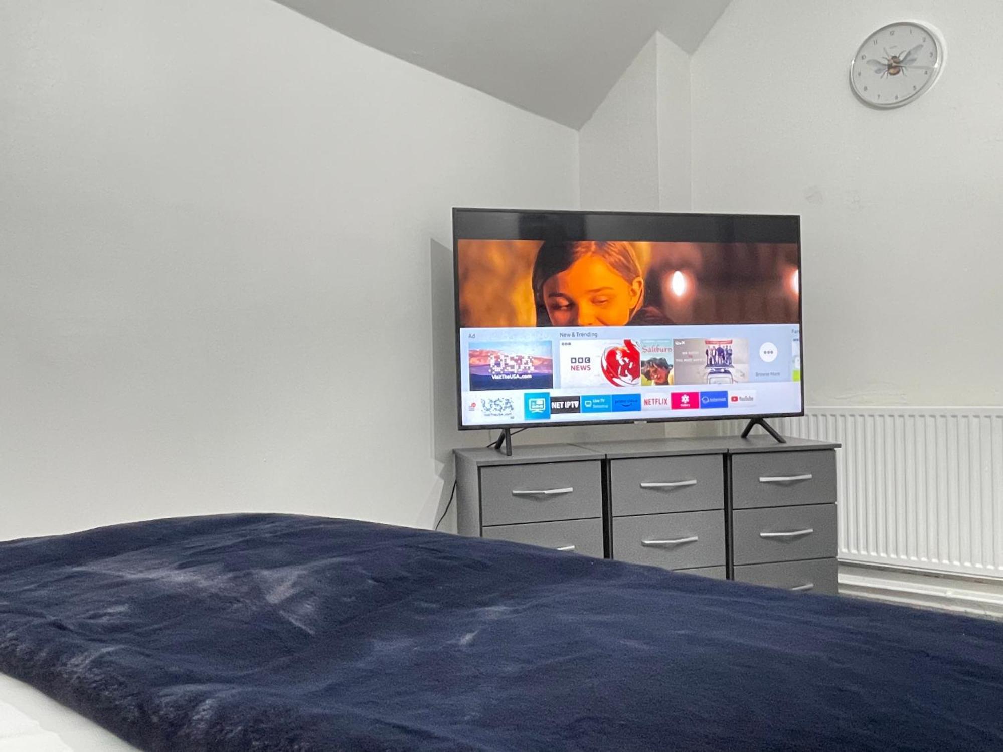 Hometel Digs Hidden Gem Large Comfy Home Can Sleep 15 Braunstone Town 외부 사진