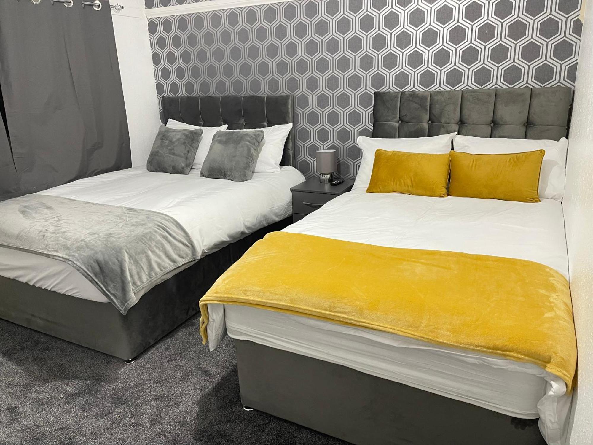 Hometel Digs Hidden Gem Large Comfy Home Can Sleep 15 Braunstone Town 외부 사진